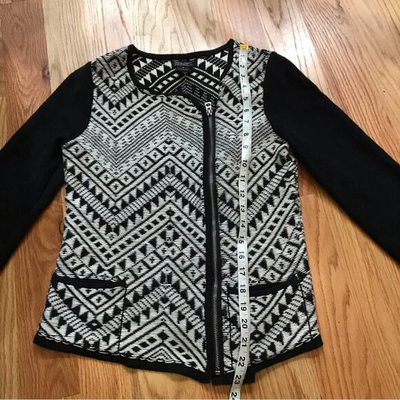 Lucky Brand Women's Aztec Patterned Zippered round neck Cardigan Sweater - Picture 3 of 5